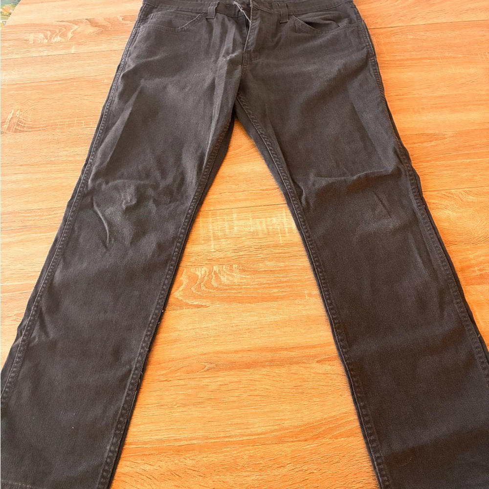Levi's Men's Charcoal Straight Jeans - Picture 2 of 3